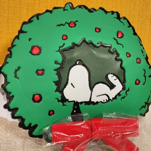 Loungefly Peanuts Snoopy Woodstock Christmas Wreath Light UP Crossbody Bag NEW - Picture 2 of 11